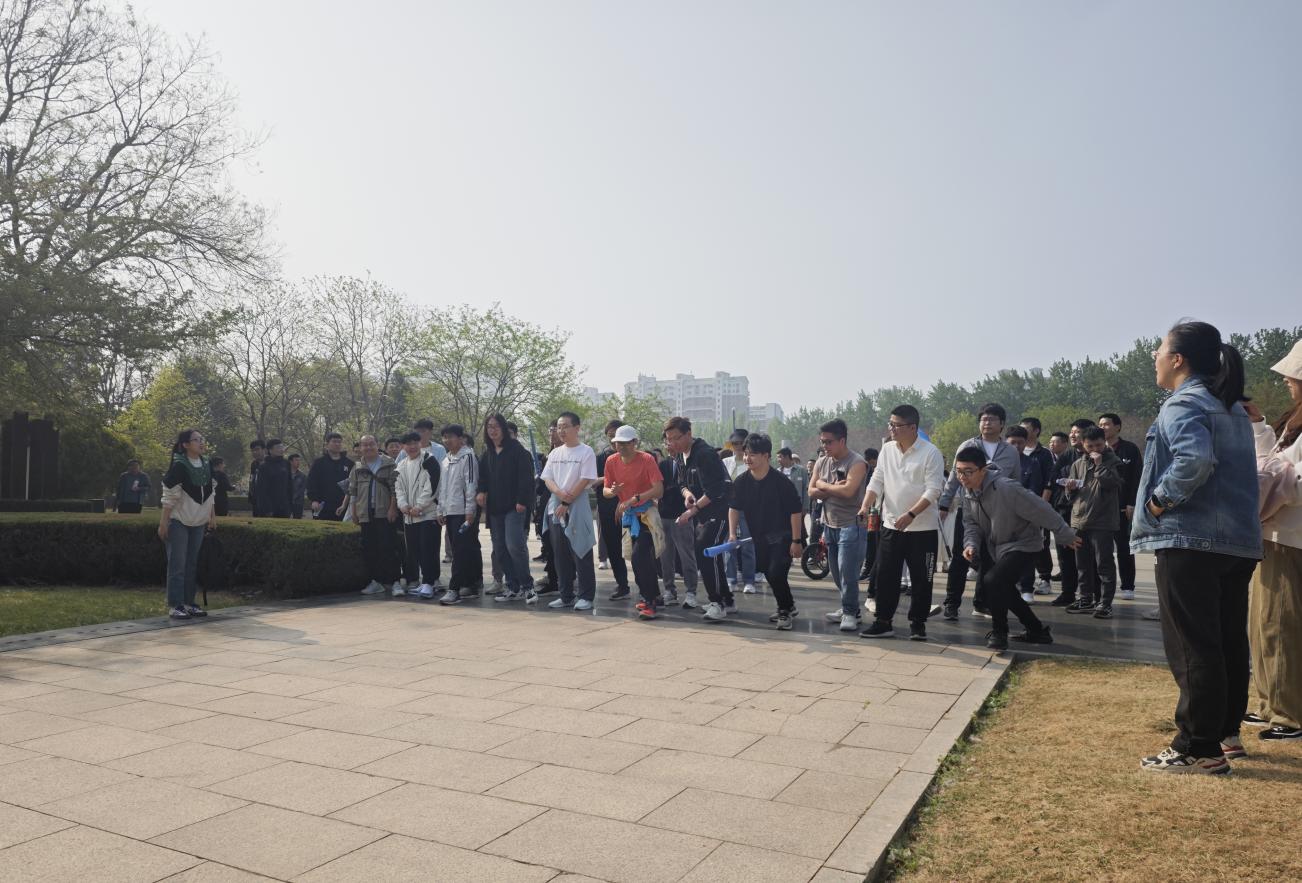 赴春日之約-環球軟件開展“擁抱自然·迎接春天”團建活動