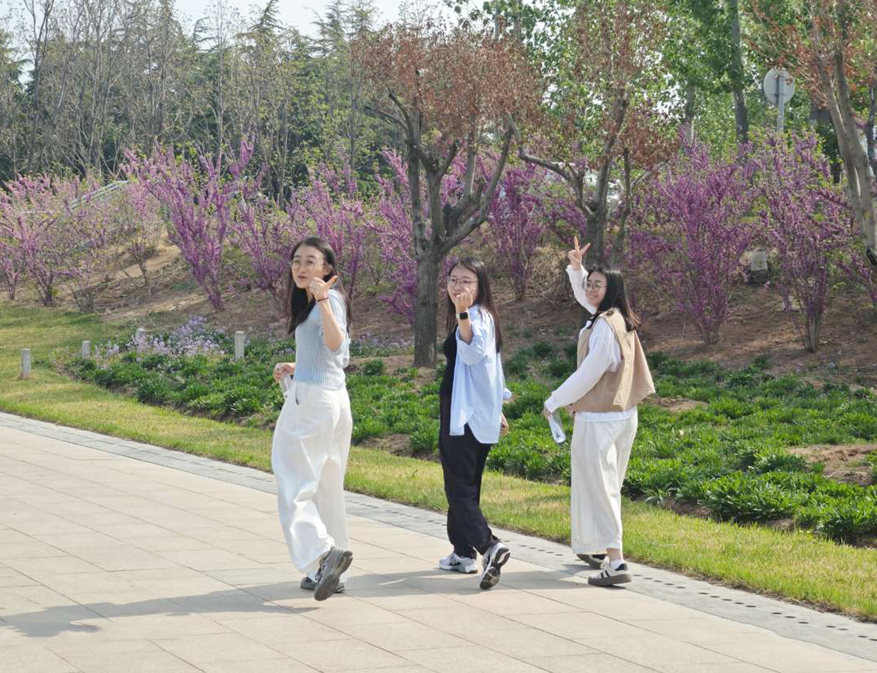 赴春日之約-環球軟件開展“擁抱自然·迎接春天”團建活動