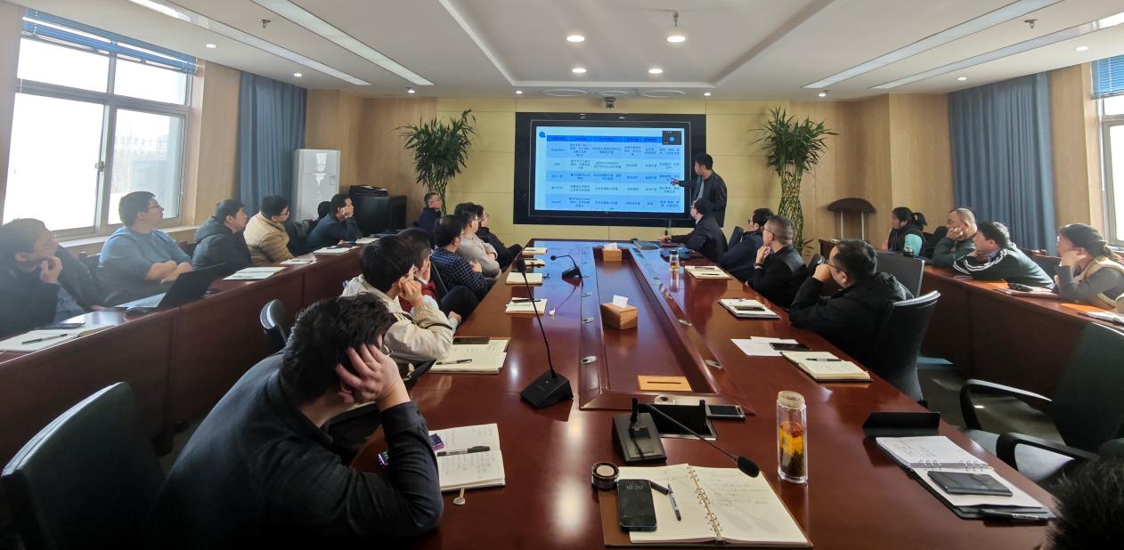 擁抱AI智慧賦能 | 環球軟件開展“DeepSeek大模型技術創新應用”專題培訓