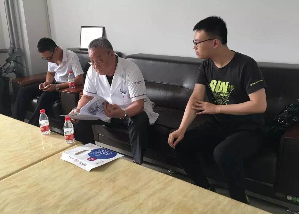 環球軟件邀請專家坐診為員工提供健康咨詢